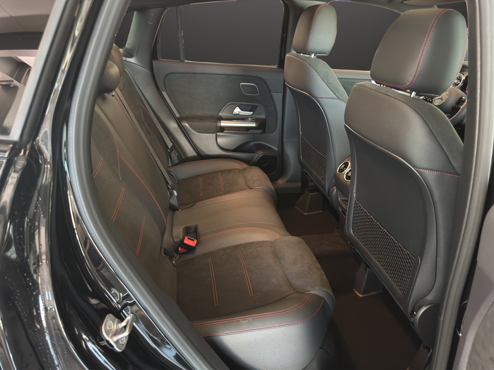 MERCEDES-BENZ GLA 250 4Matic Swiss Star-image-11
