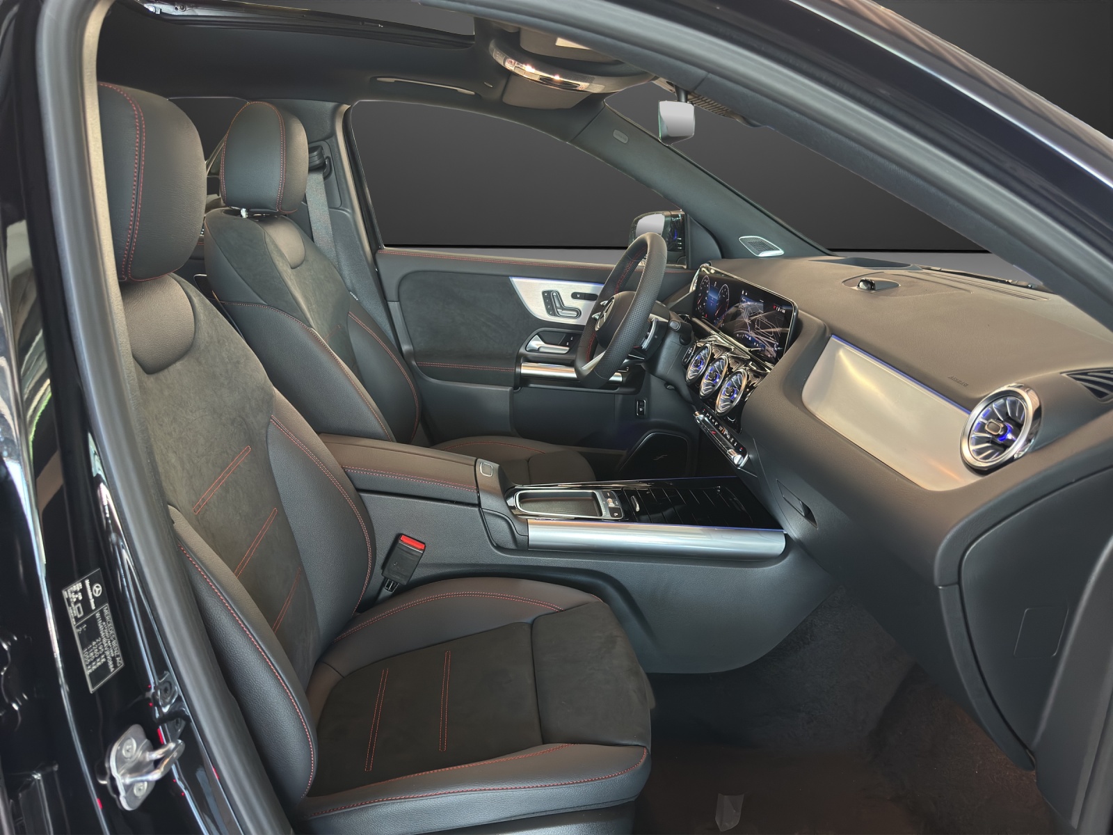 MERCEDES-BENZ GLA 250 4Matic Swiss Star-image-10