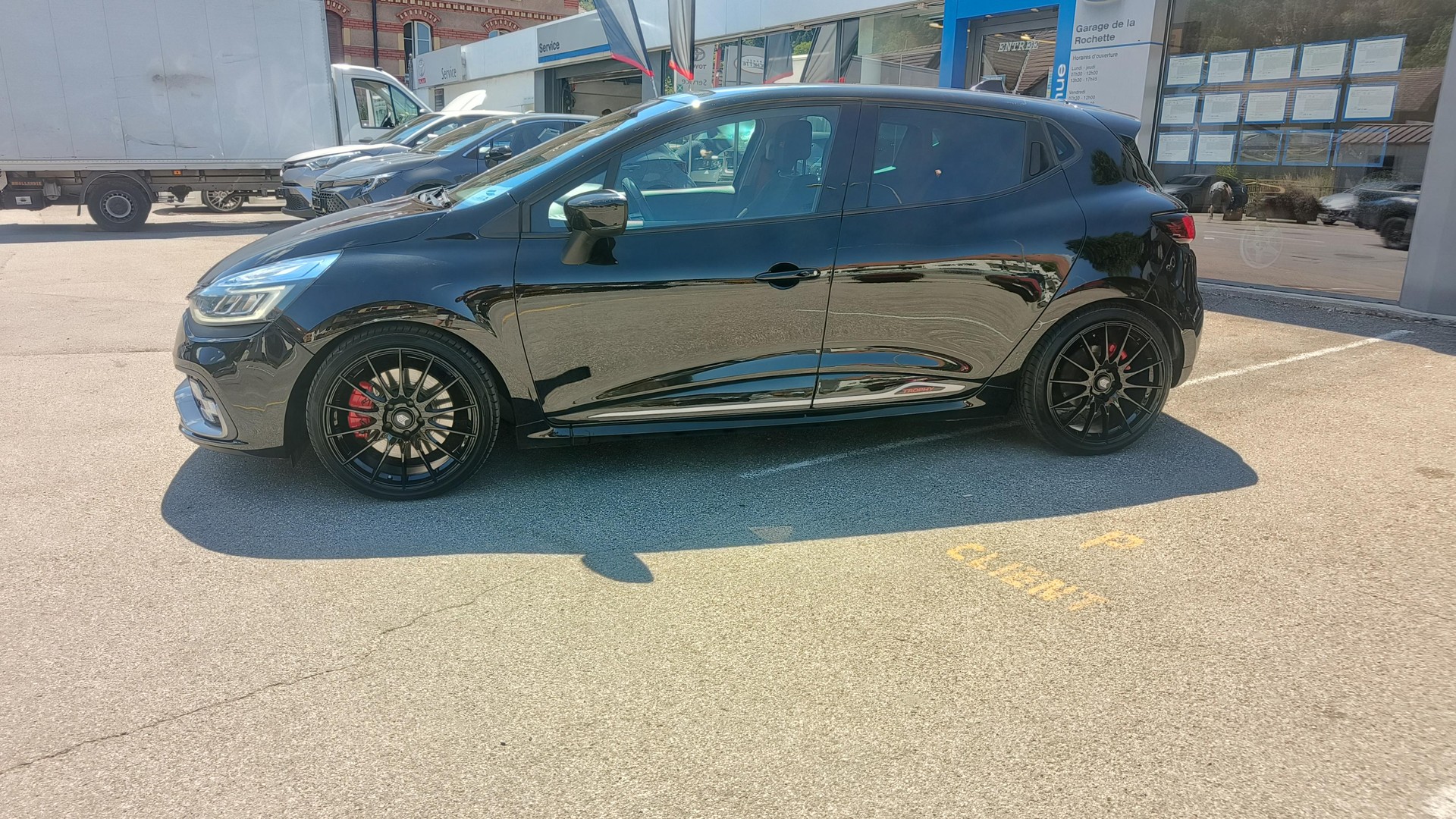 RENAULT Clio 1.6 T RS 220 Trophy EDC-image-2