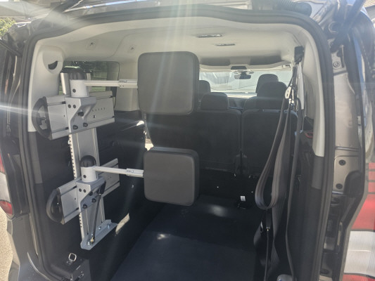 VW Caddy Max 1.5 TSI DSG mit Heckrollstuhlrampe-image-8