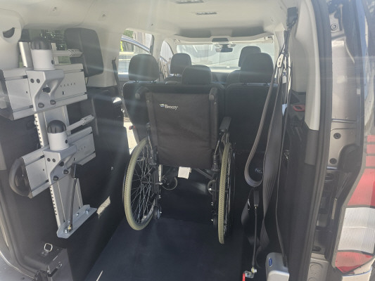 VW Caddy Max 1.5 TSI DSG mit Heckrollstuhlrampe-image-7