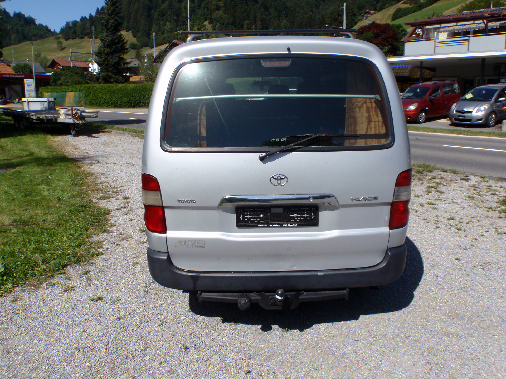 TOYOTA Hiace D-4D Kombi 4WD SWB-image-4