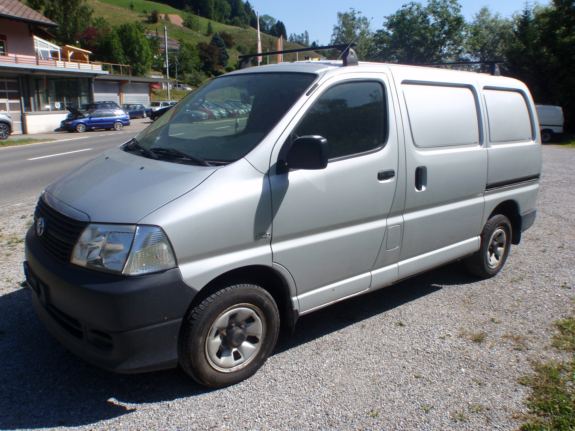 TOYOTA Hiace D-4D Kombi 4WD SWB-image-0