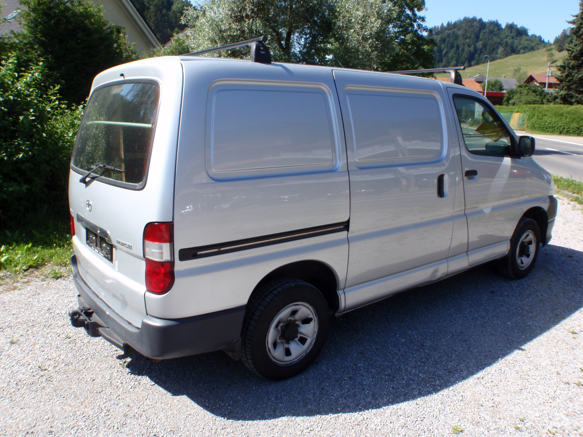 TOYOTA Hiace D-4D Kombi 4WD SWB-image-3