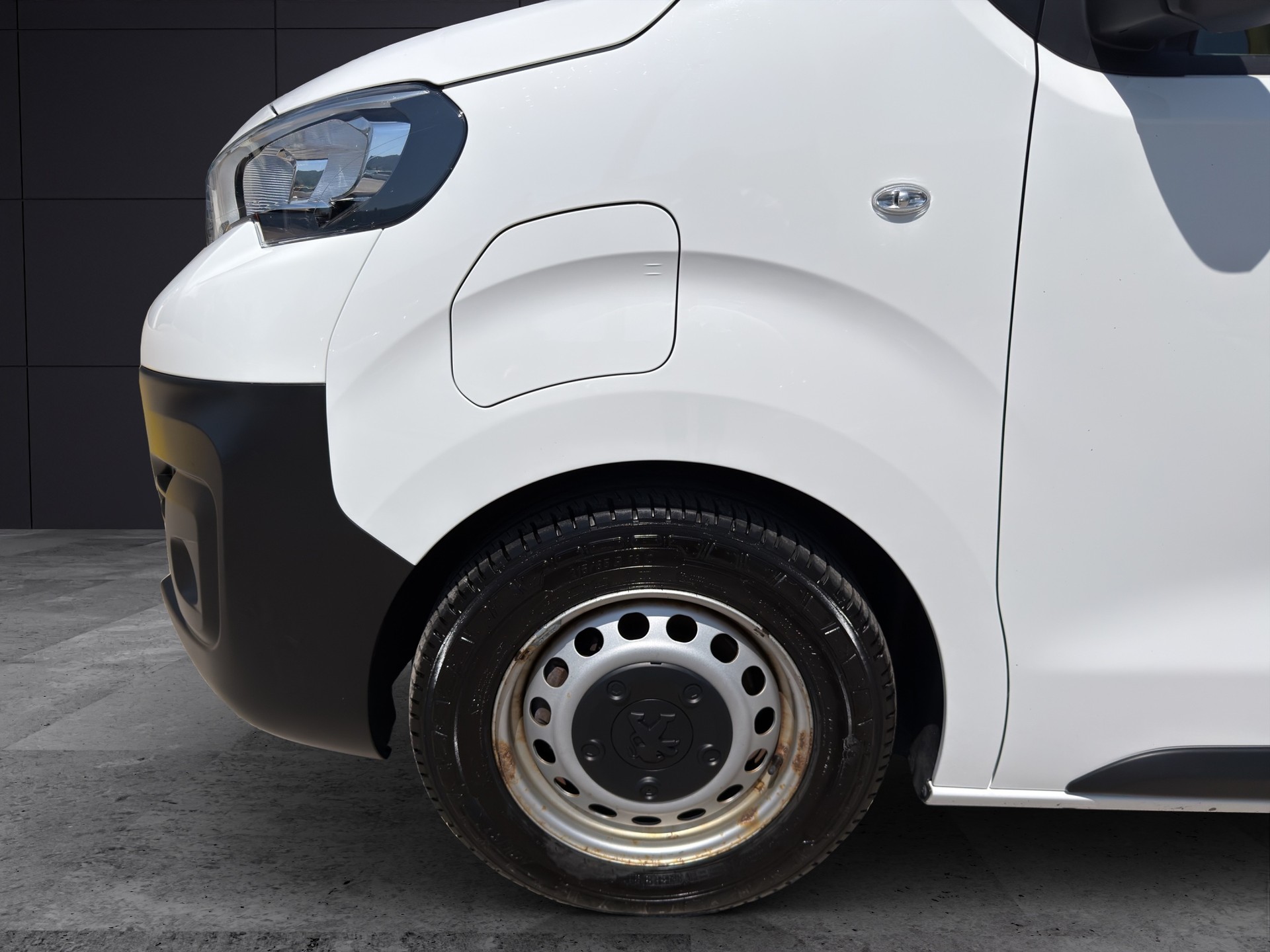 PEUGEOT Expert 50 KWh Pro standard-image-4