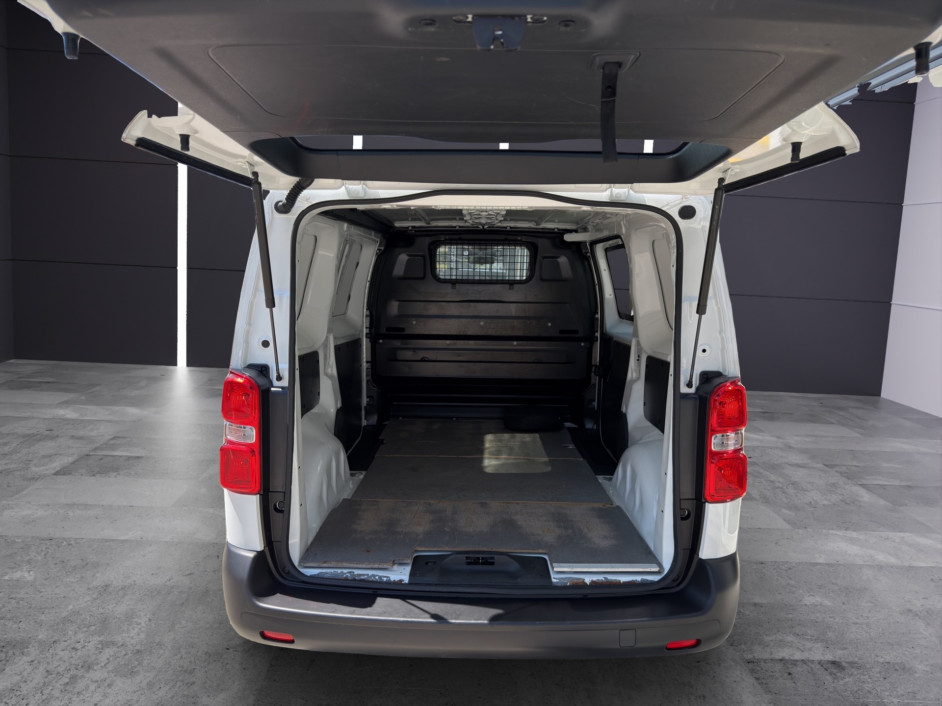PEUGEOT Expert 50 KWh Pro standard-image-6