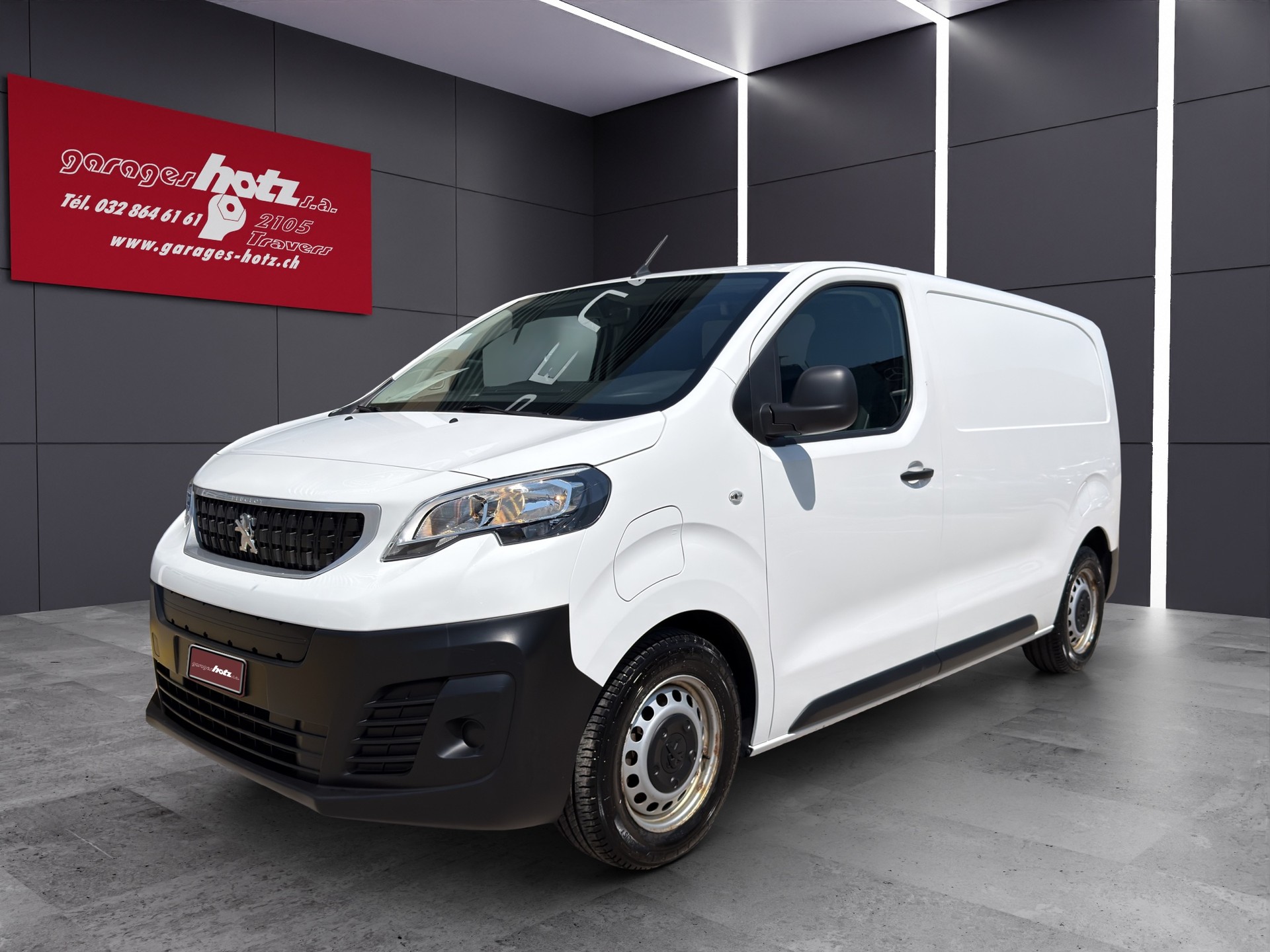 PEUGEOT Expert 50 KWh Pro standard-showroom-element-1