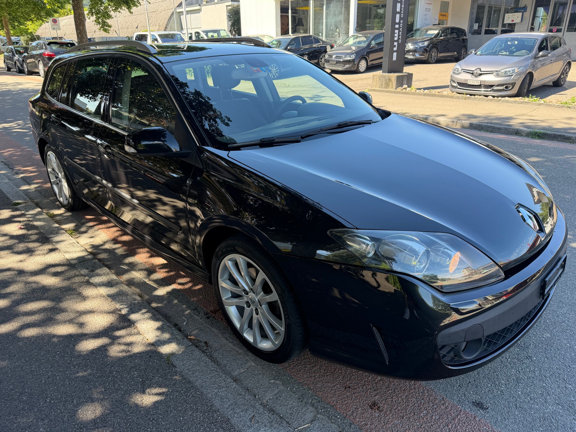 RENAULT Laguna Grandtour 2.0 16V T Dynamique Automatic-image-4
