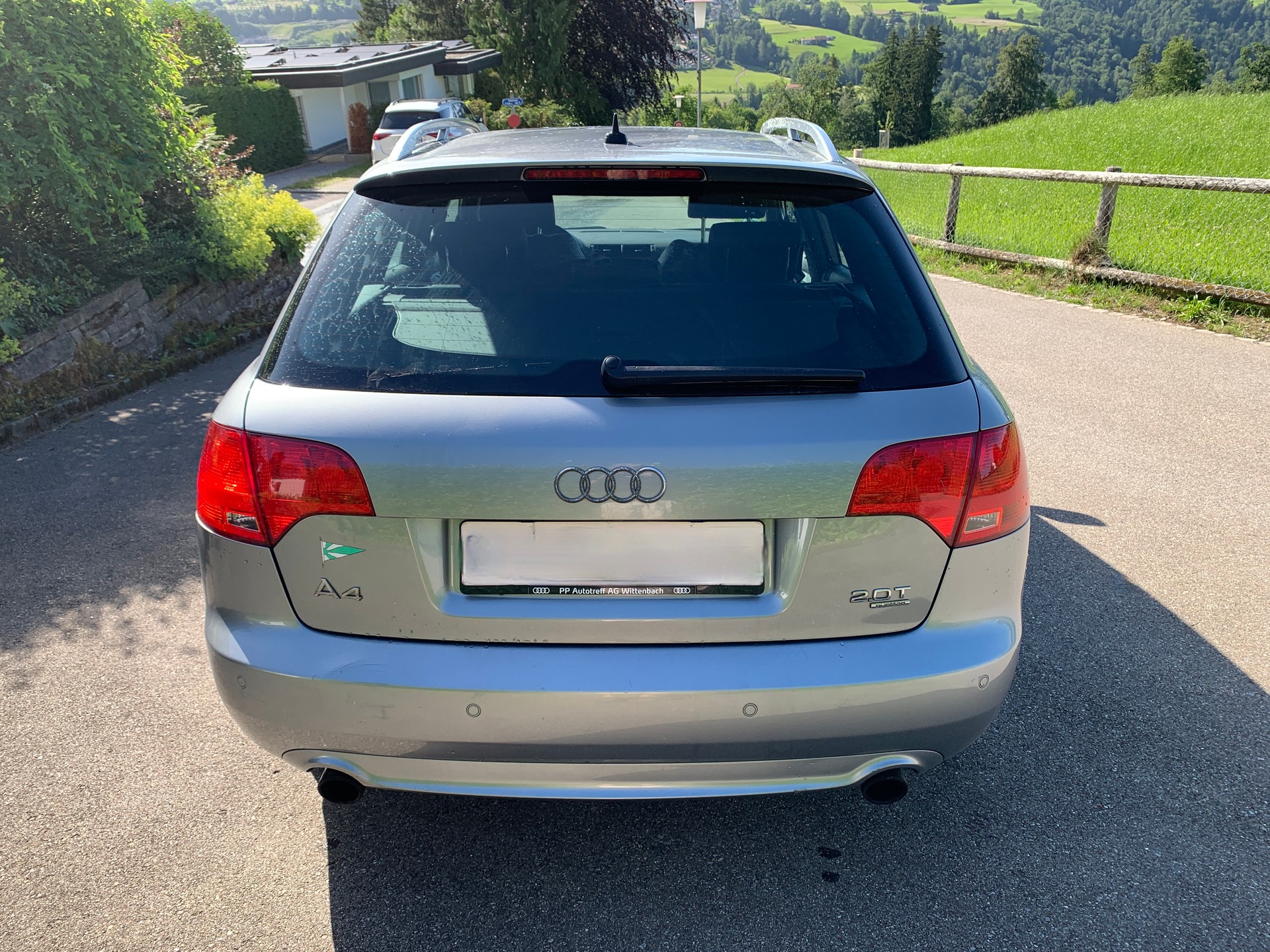 AUDI 2.0 T quattro-image-2