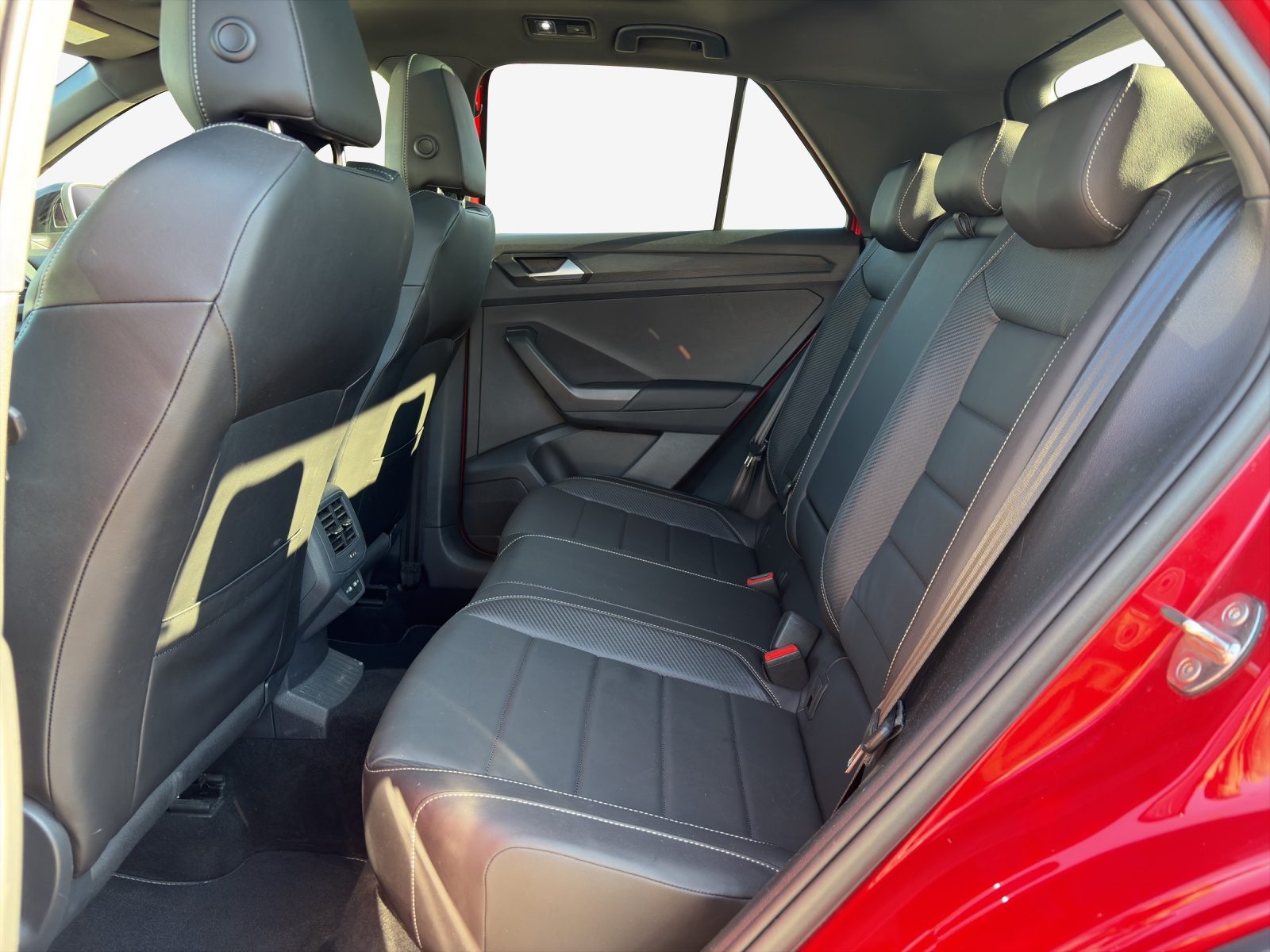 VW T-Roc 2.0 TSI R-Line DSG 4Motion-image-11