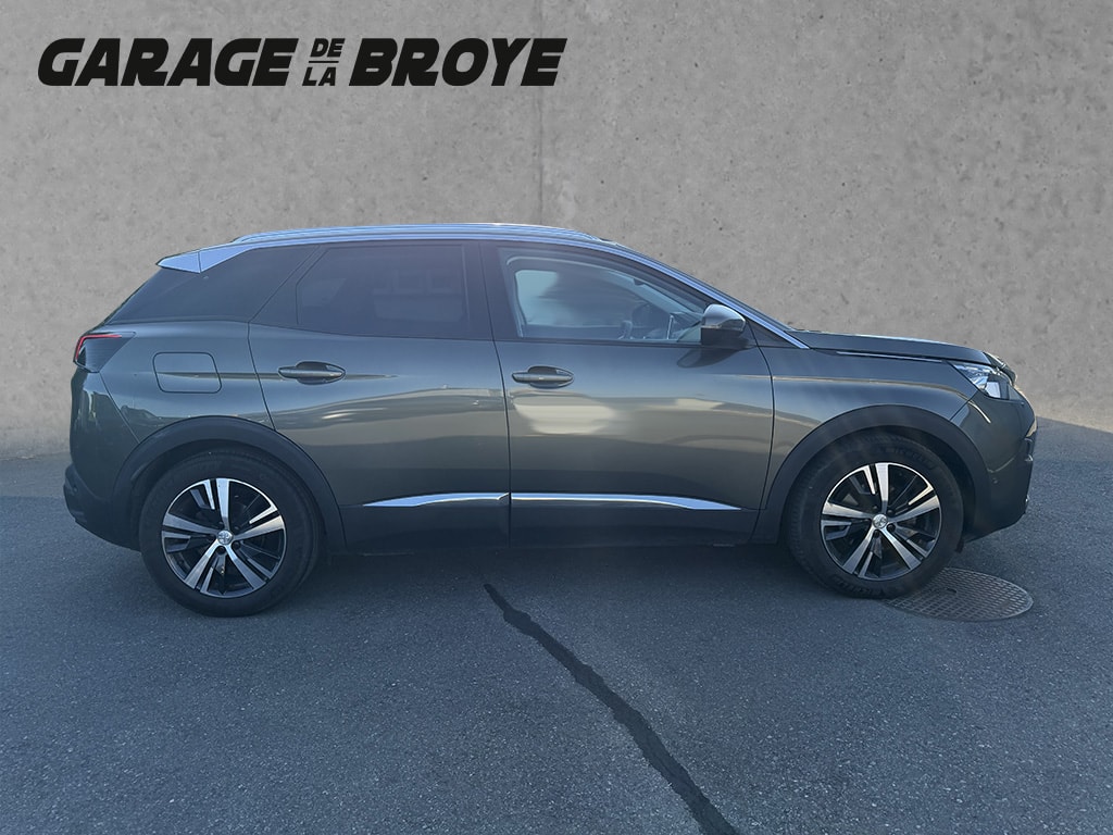 PEUGEOT 3008 1.2 PureTech Allure-image-1