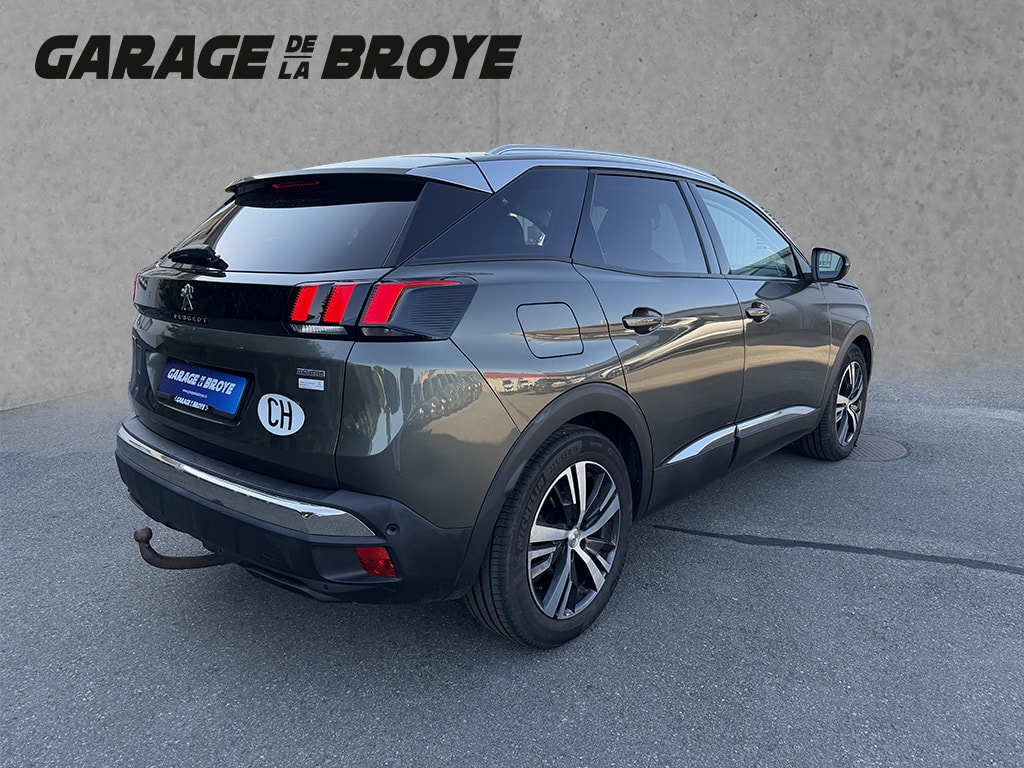 PEUGEOT 3008 1.2 PureTech Allure-image-7