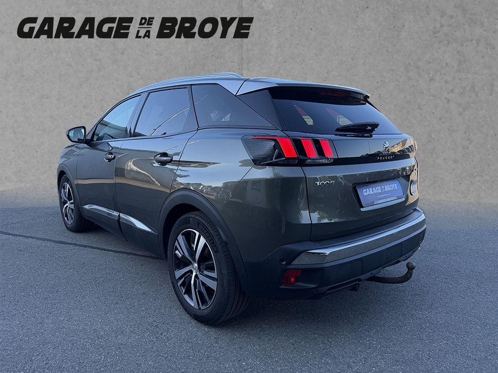 PEUGEOT 3008 1.2 PureTech Allure-image-2