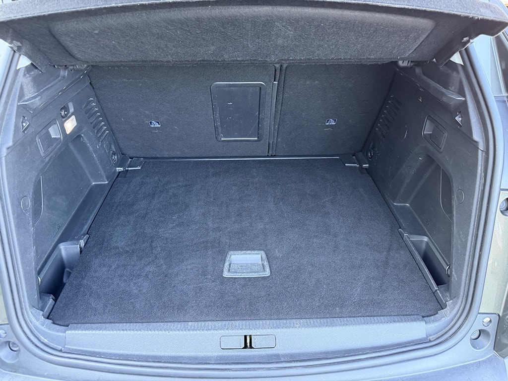 PEUGEOT 3008 1.2 PureTech Allure-image-10