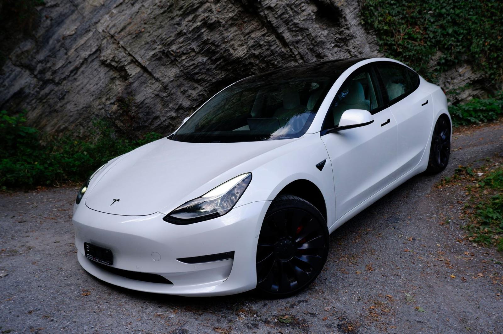 TESLA Model 3 Performance Dual Motor AWD-image-2