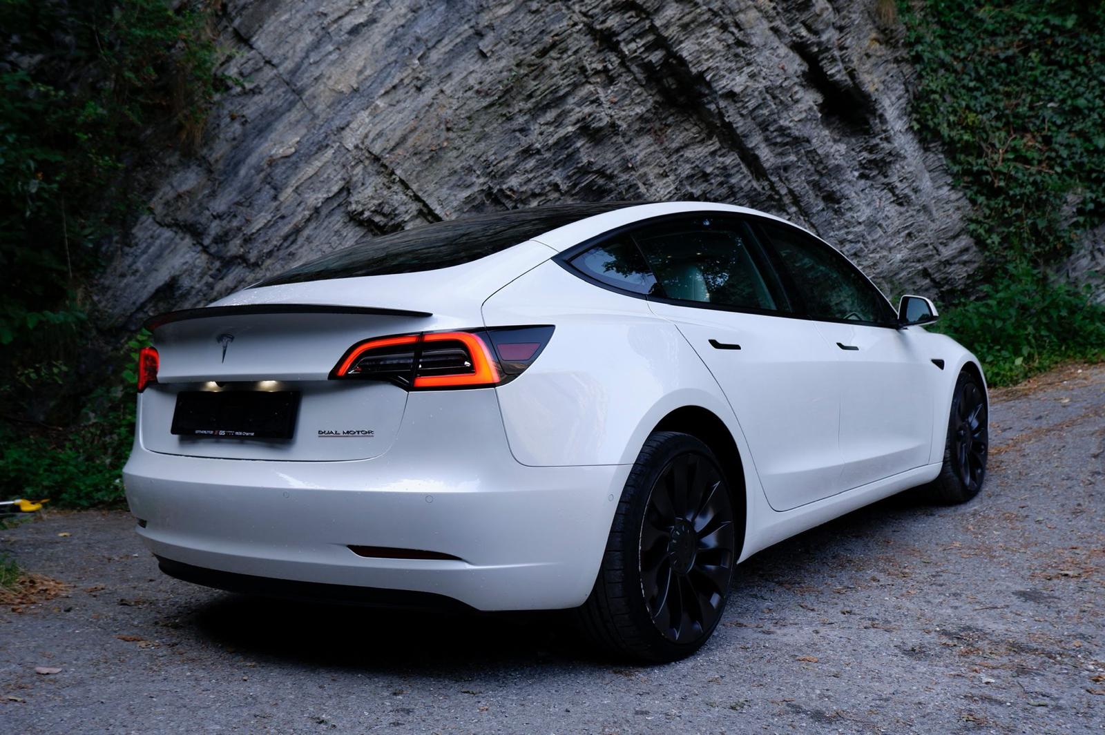 TESLA Model 3 Performance Dual Motor AWD-image-4