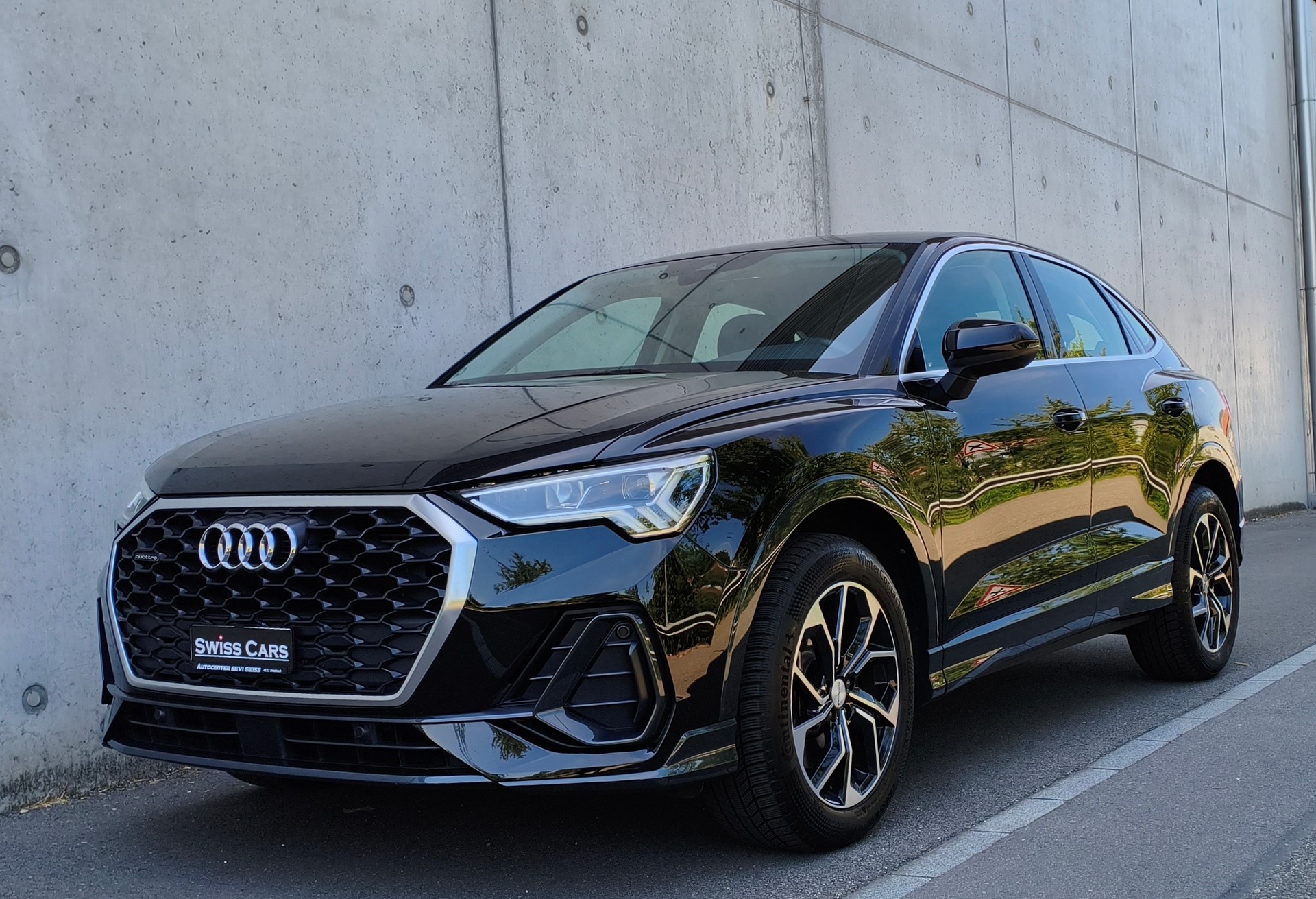AUDI Q3 Sportback 40 TFSI S line quattro S-tronic-image-1