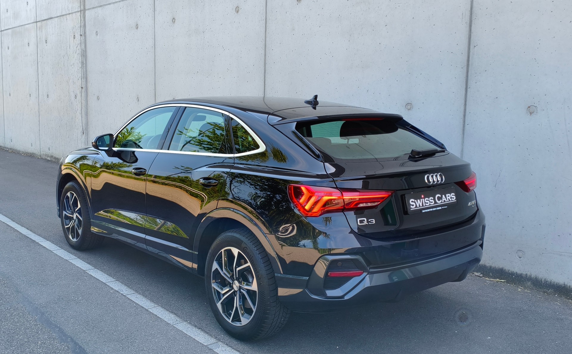 AUDI Q3 Sportback 40 TFSI S line quattro S-tronic-image-3