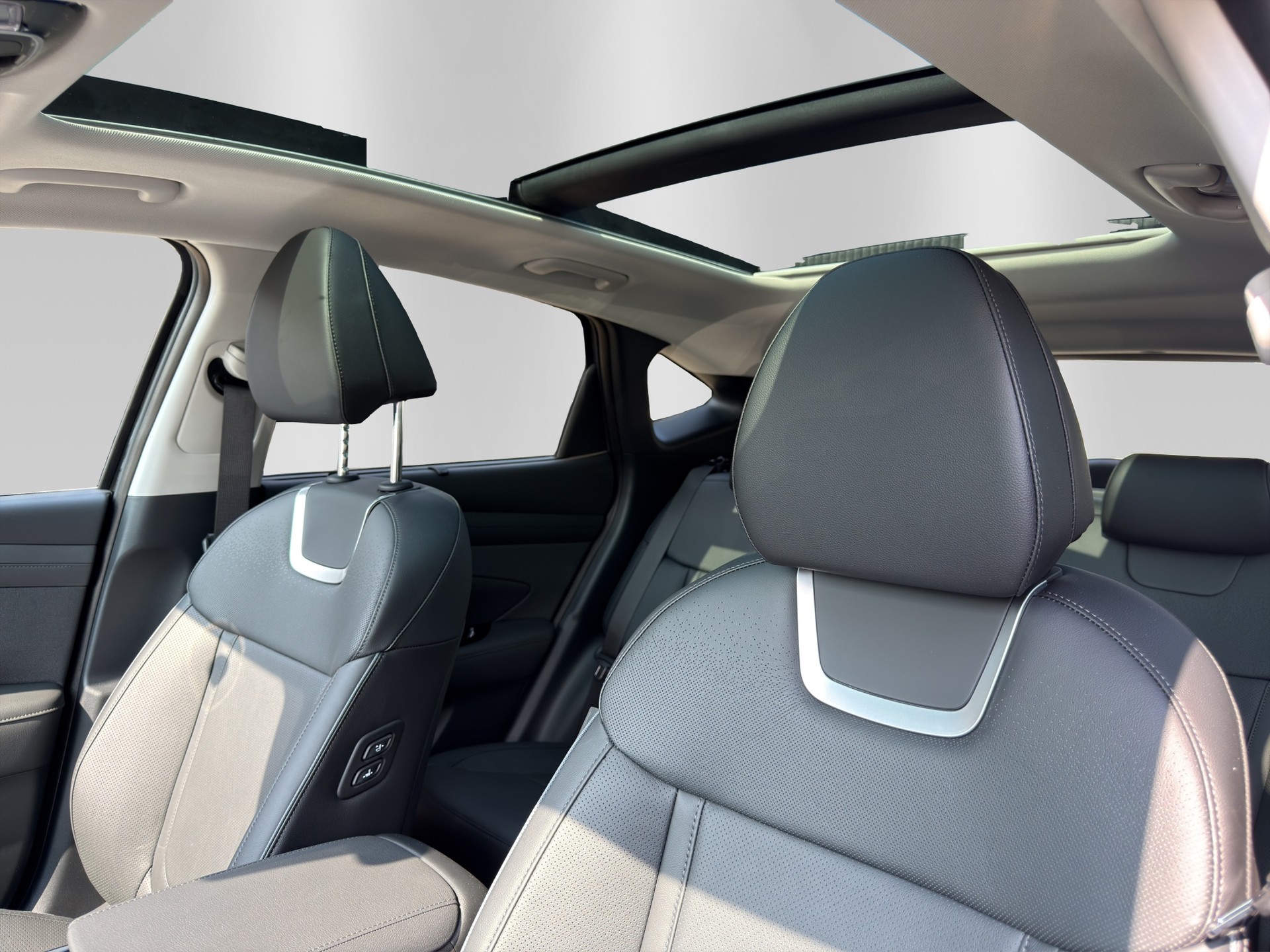 HYUNDAI Tucson 1.6 HEV VeSwEd 4WD-image-12