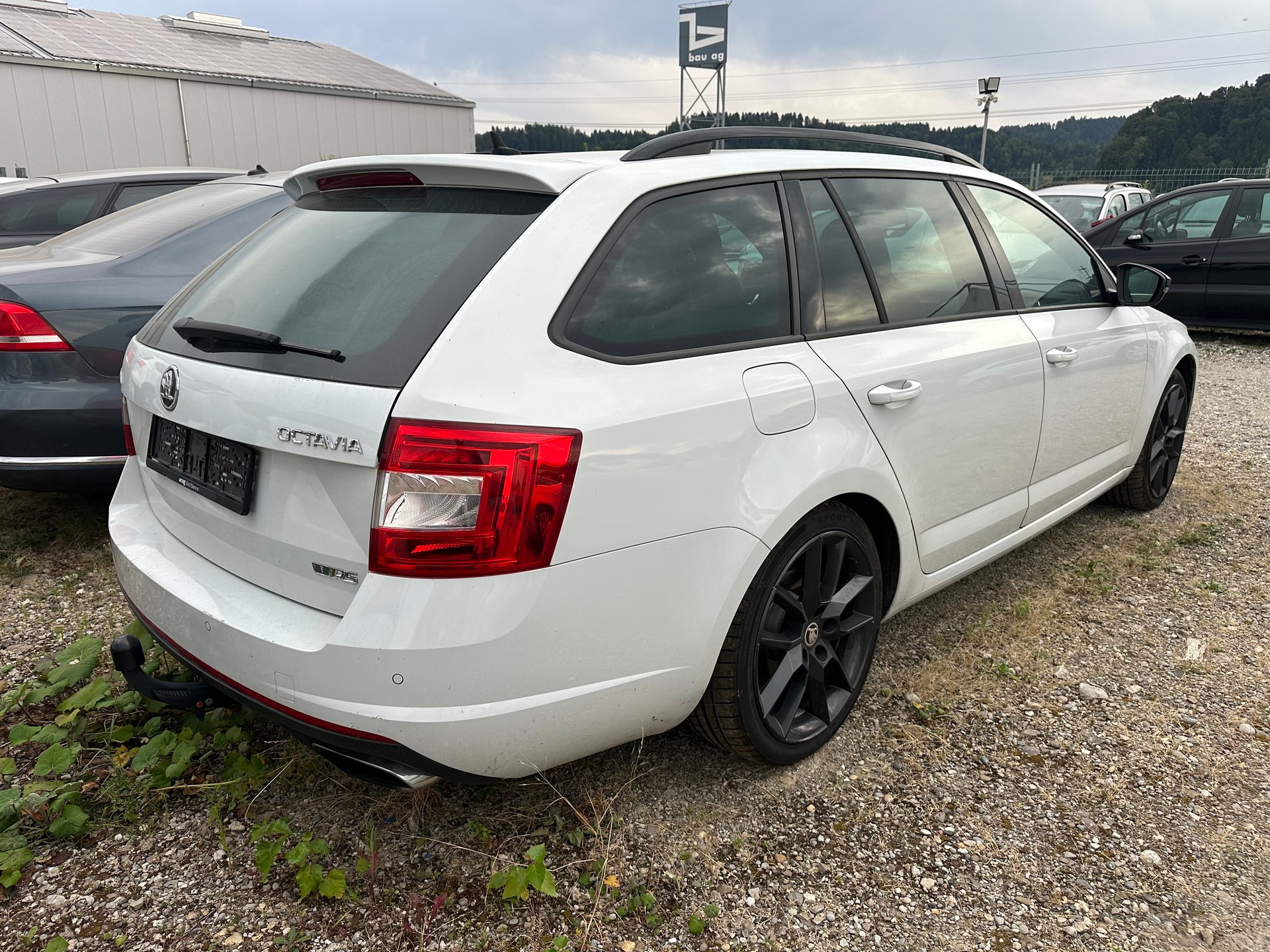 SKODA Octavia Combi 2.0 TSI RS DSG-image-3