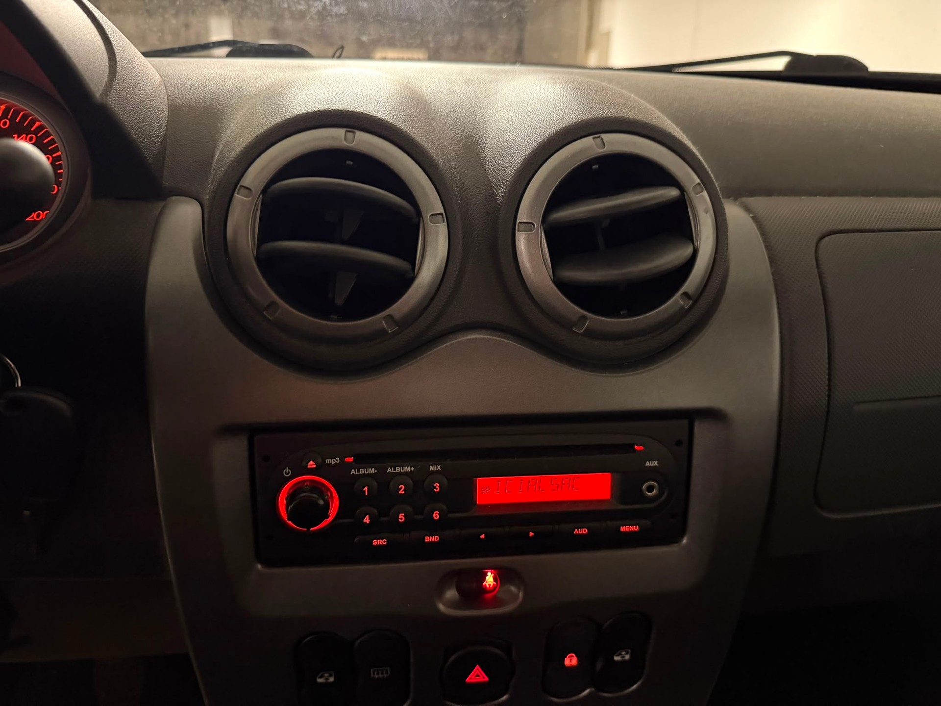 DACIA Duster 1.6 4x4-image-16