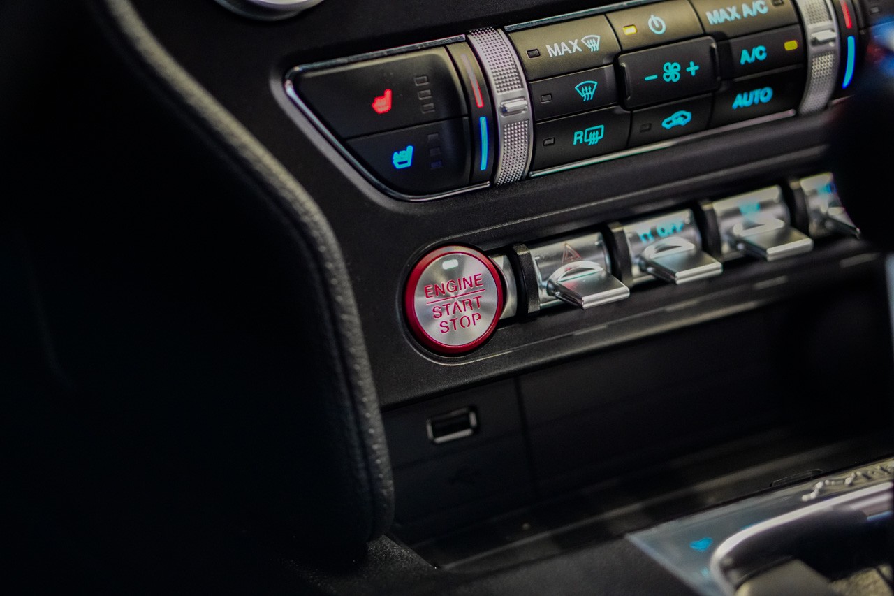 FORD Mustang Fastback 5.0 V8 GT Automat-image-19