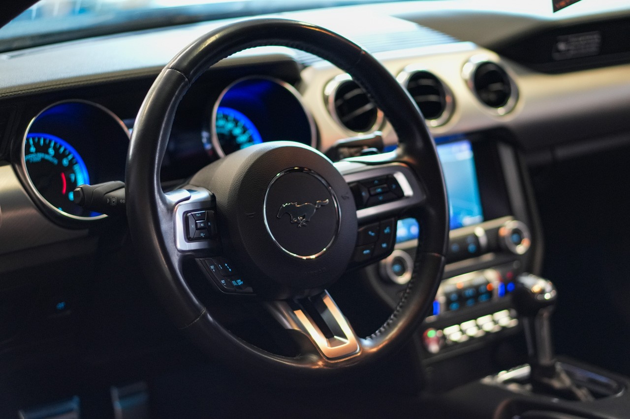 FORD Mustang Fastback 5.0 V8 GT Automat-image-25