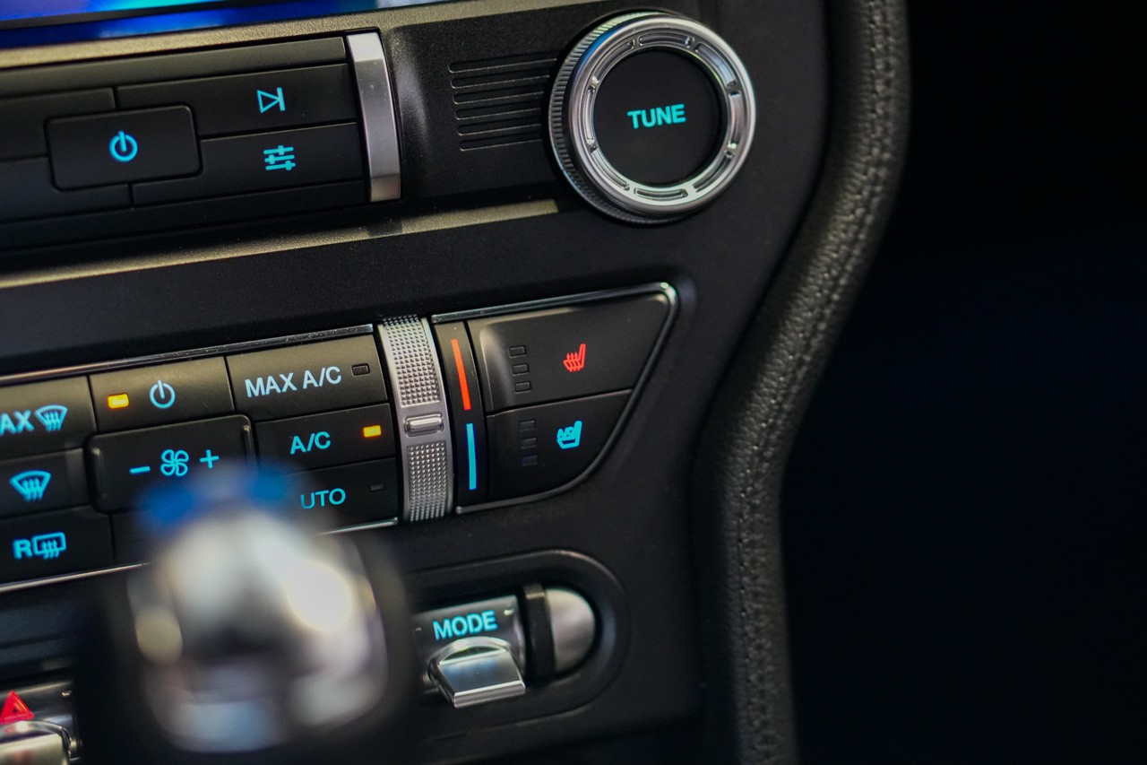 FORD Mustang Fastback 5.0 V8 GT Automat-image-18