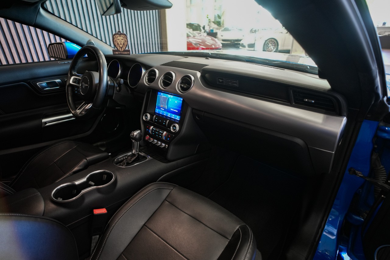 FORD Mustang Fastback 5.0 V8 GT Automat-image-12