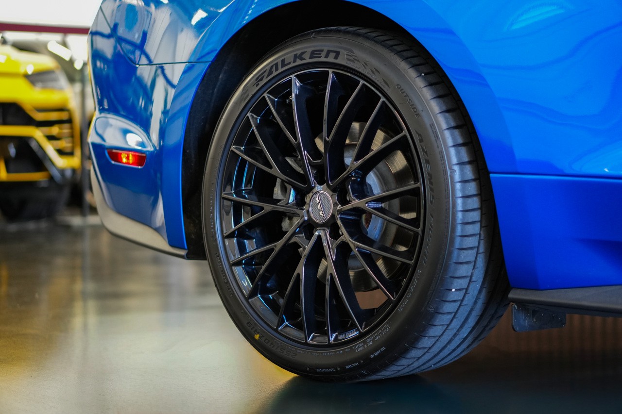 FORD Mustang Fastback 5.0 V8 GT Automat-image-8