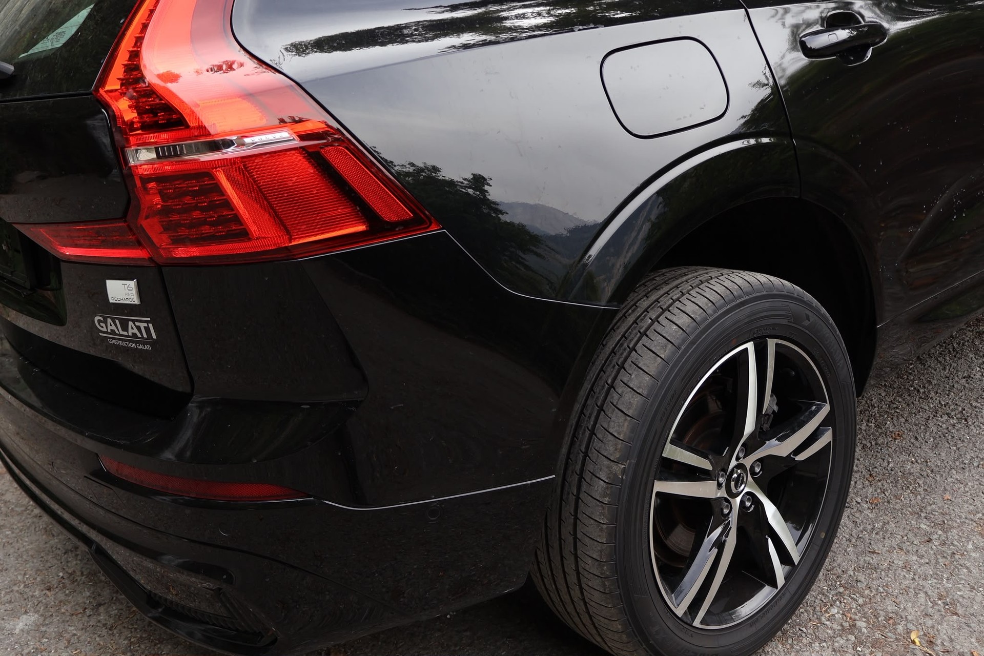 VOLVO XC60 T6 eAWD PluginHybrid R-Design Geartronic-image-11