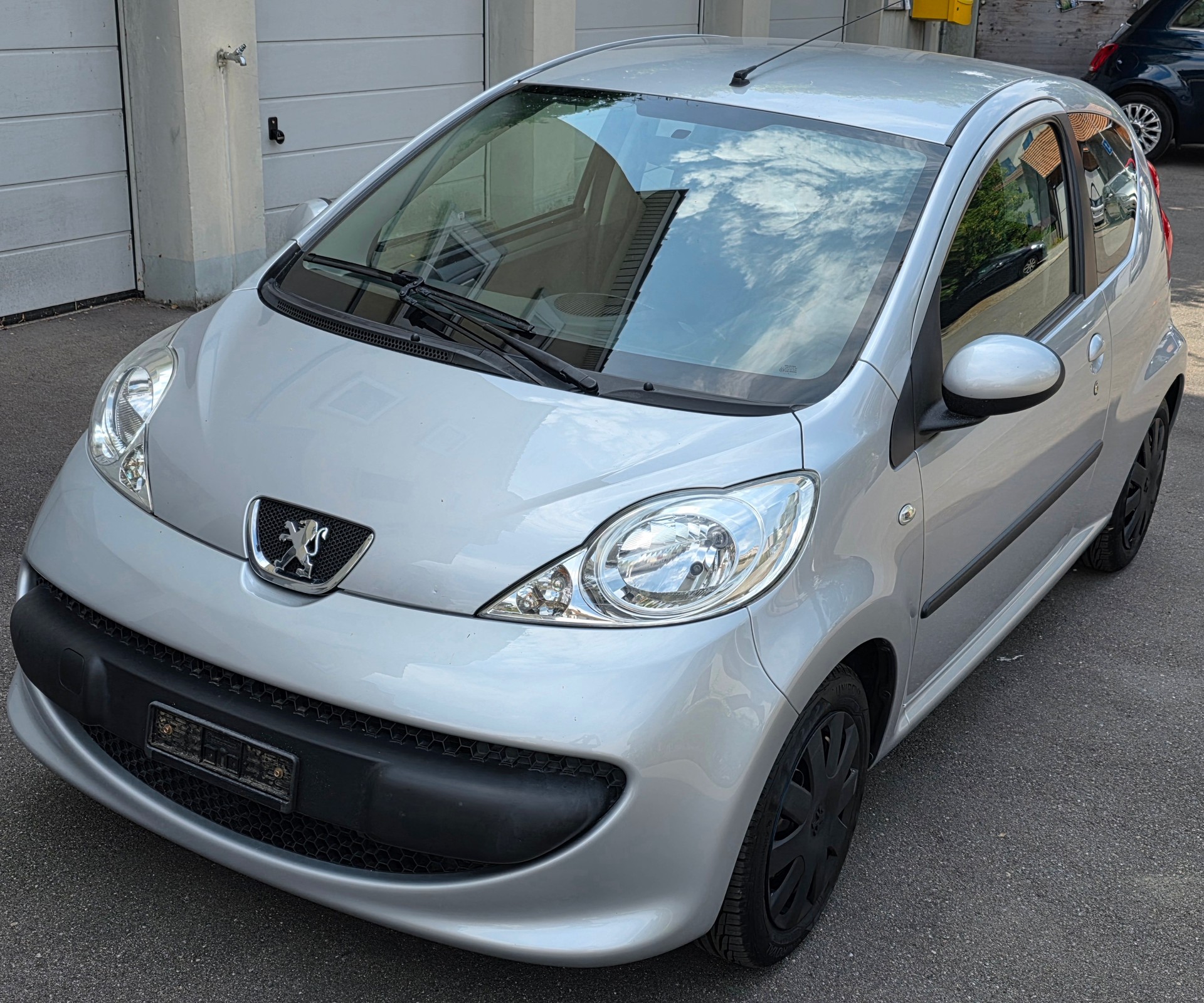 PEUGEOT 107 1.0 Trendy-image-2