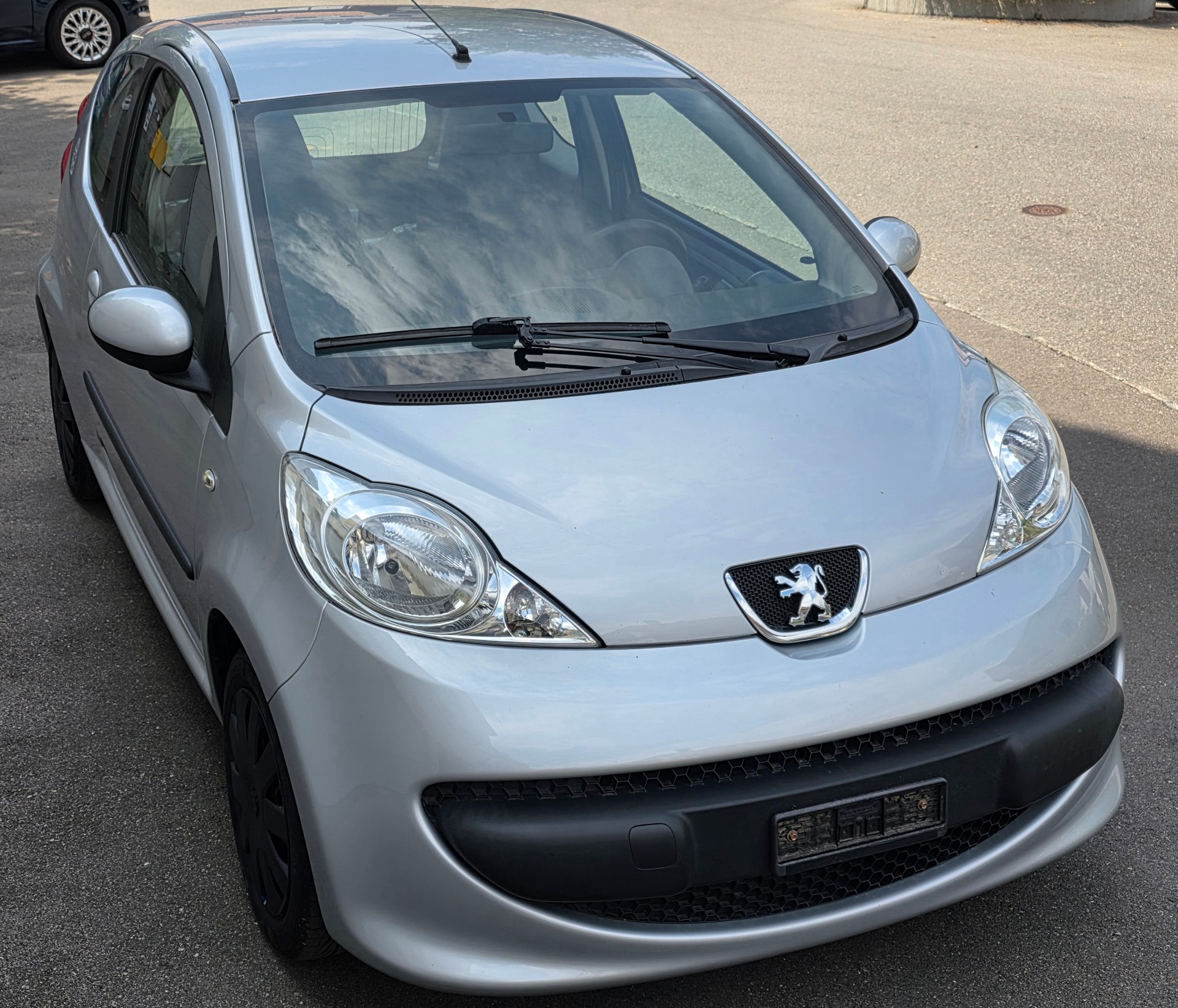 PEUGEOT 107 1.0 Trendy-image-3
