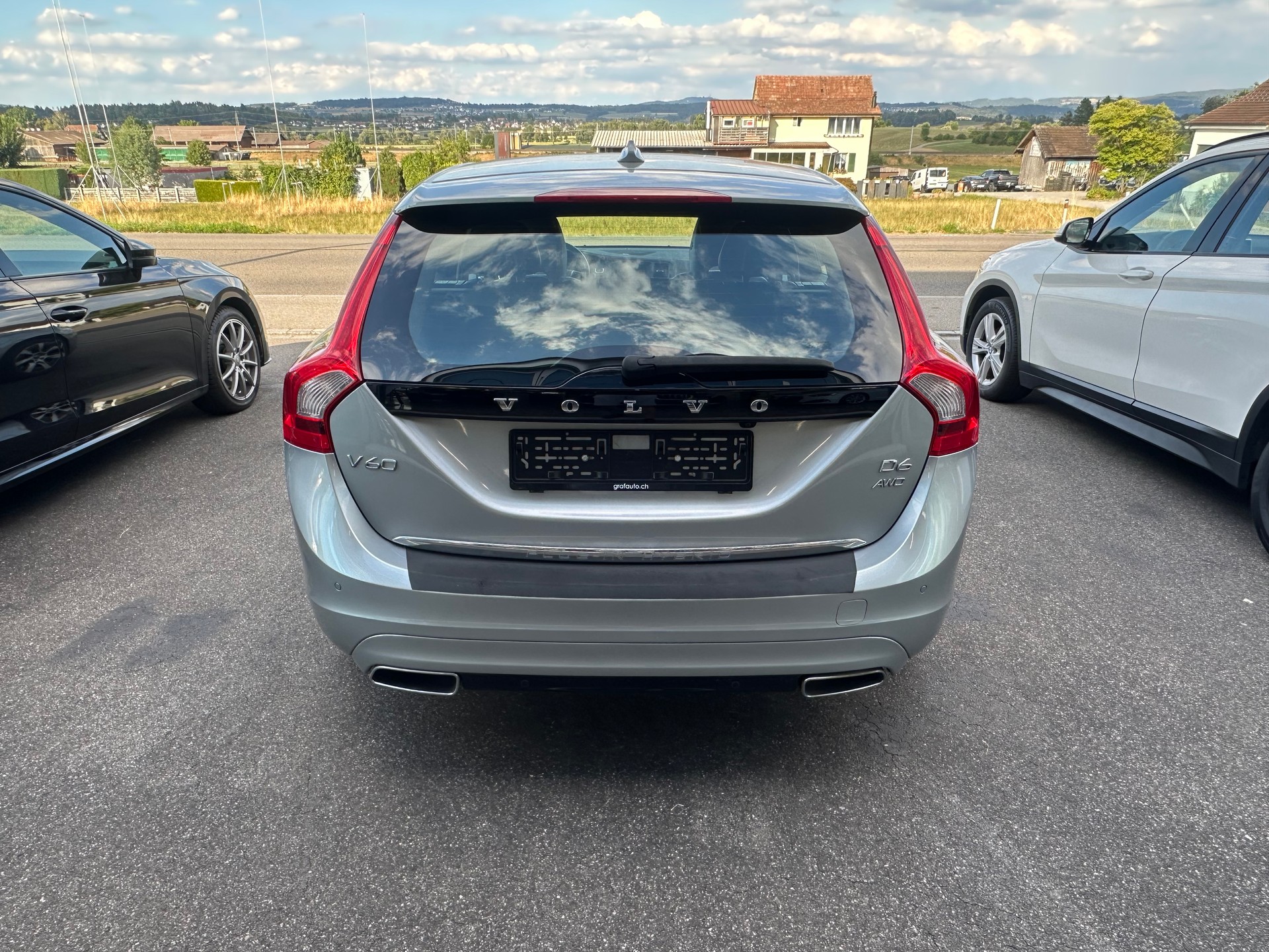 VOLVO V60 D6 AWD Plug-in Hybrid Pure Limited Geartronic-image-3