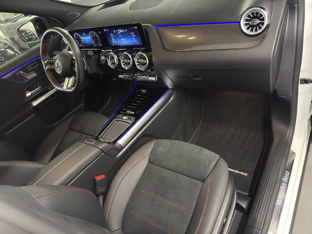 MERCEDES-BENZ GLA 200 Night Star AMG Line-image-10