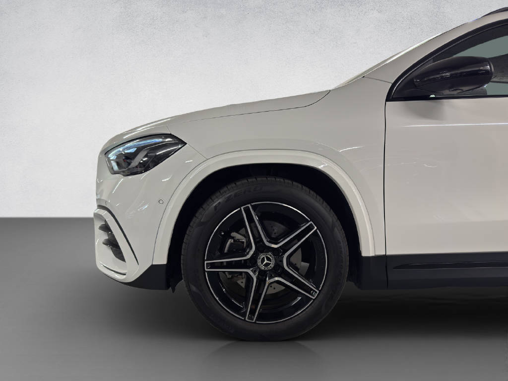 MERCEDES-BENZ GLA 200 Night Star AMG Line-image-6