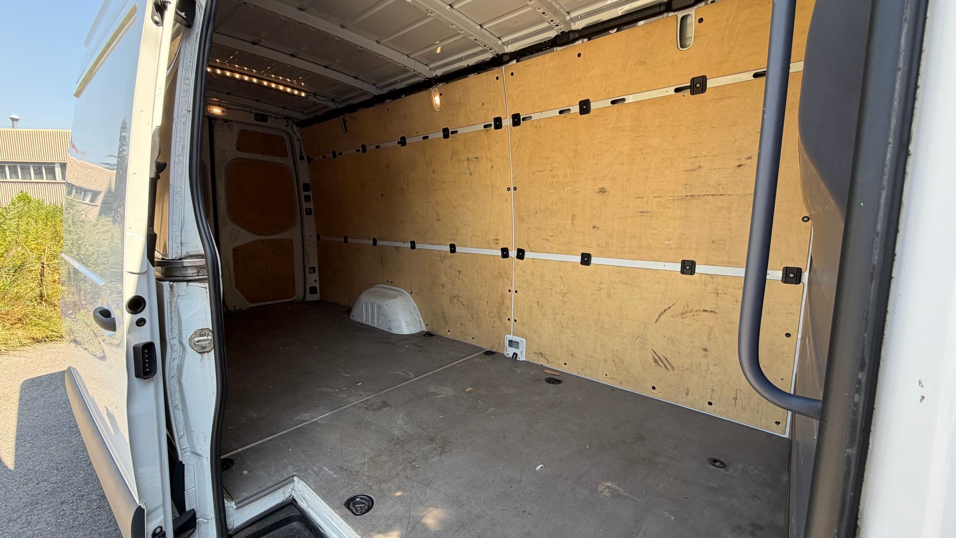 MERCEDES-BENZ Sprinter 316 CDI Lang "* Tempomat * Phares auto * Suspension Pneumatique * Suspension Renforcé *"-image-14