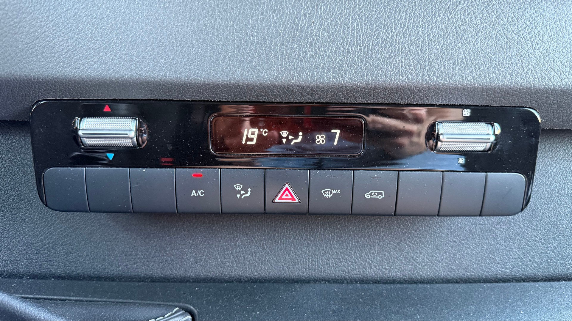 MERCEDES-BENZ Sprinter 316 CDI Lang "* Tempomat * Phares auto * Suspension Pneumatique * Suspension Renforcé *"-image-9