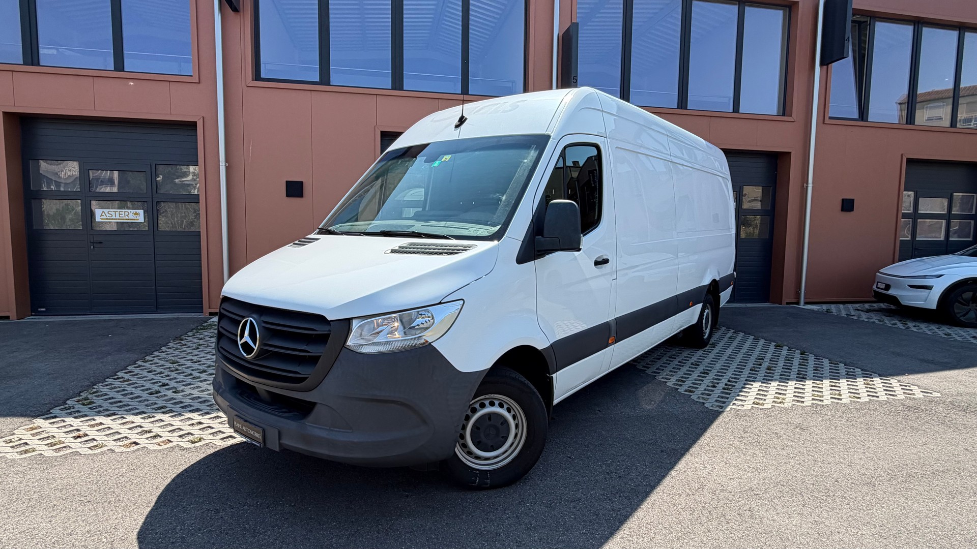 MERCEDES-BENZ Sprinter 316 CDI Lang "* Tempomat * Phares auto * Suspension Pneumatique * Suspension Renforcé *"-image-0