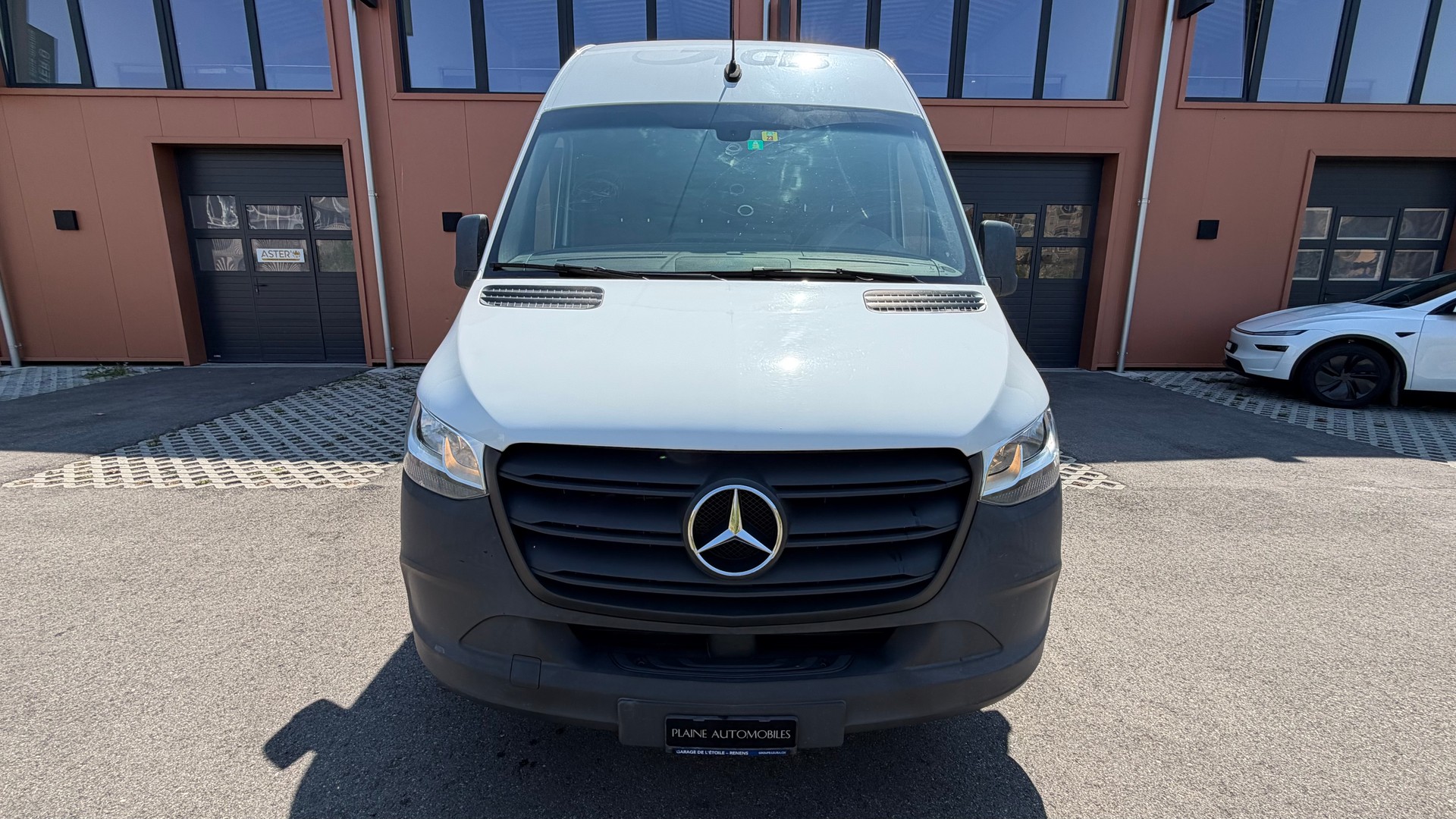MERCEDES-BENZ Sprinter 316 CDI Lang "* Tempomat * Phares auto * Suspension Pneumatique * Suspension Renforcé *"-image-1