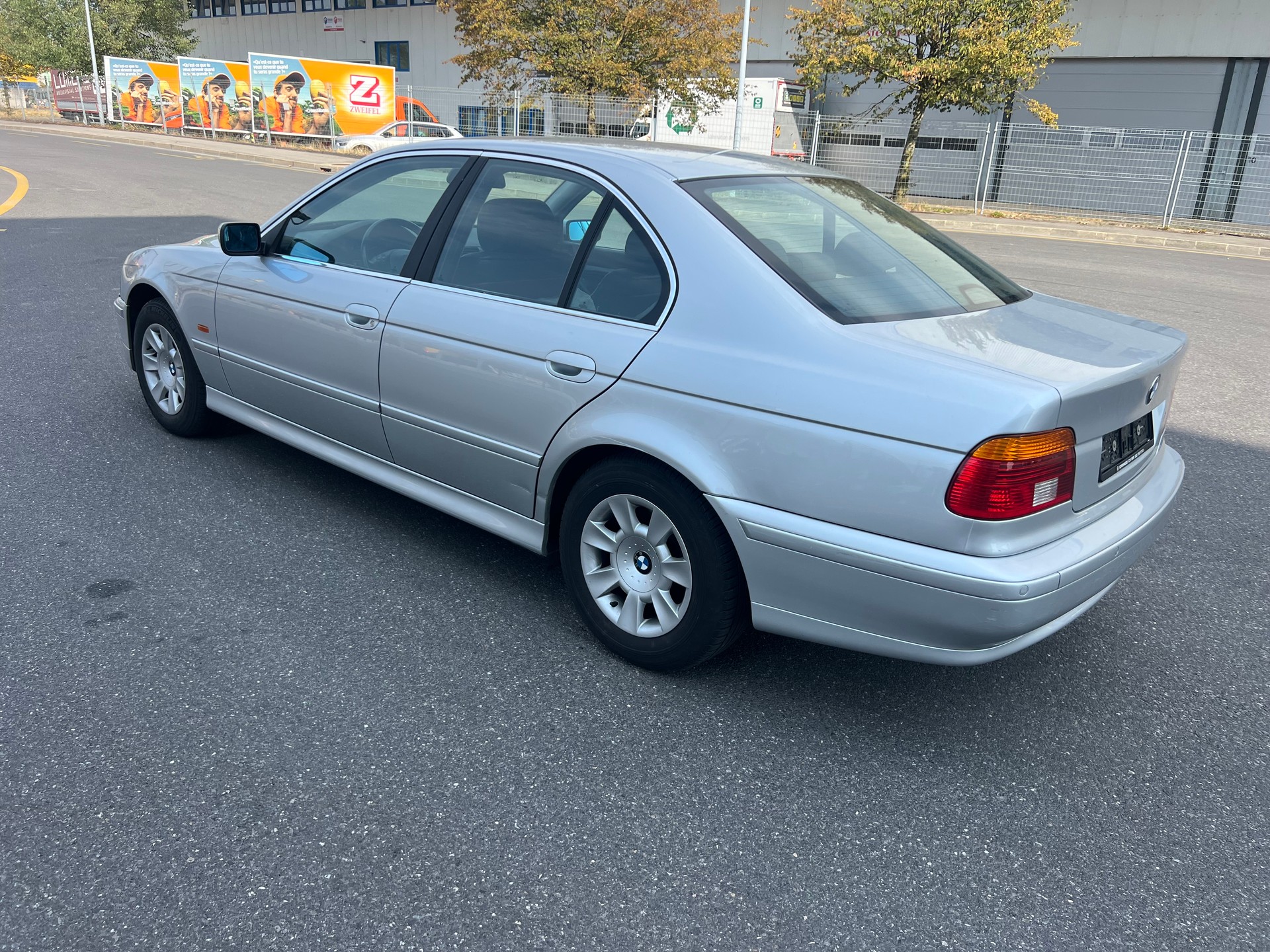 BMW 520i Advantage-image-3
