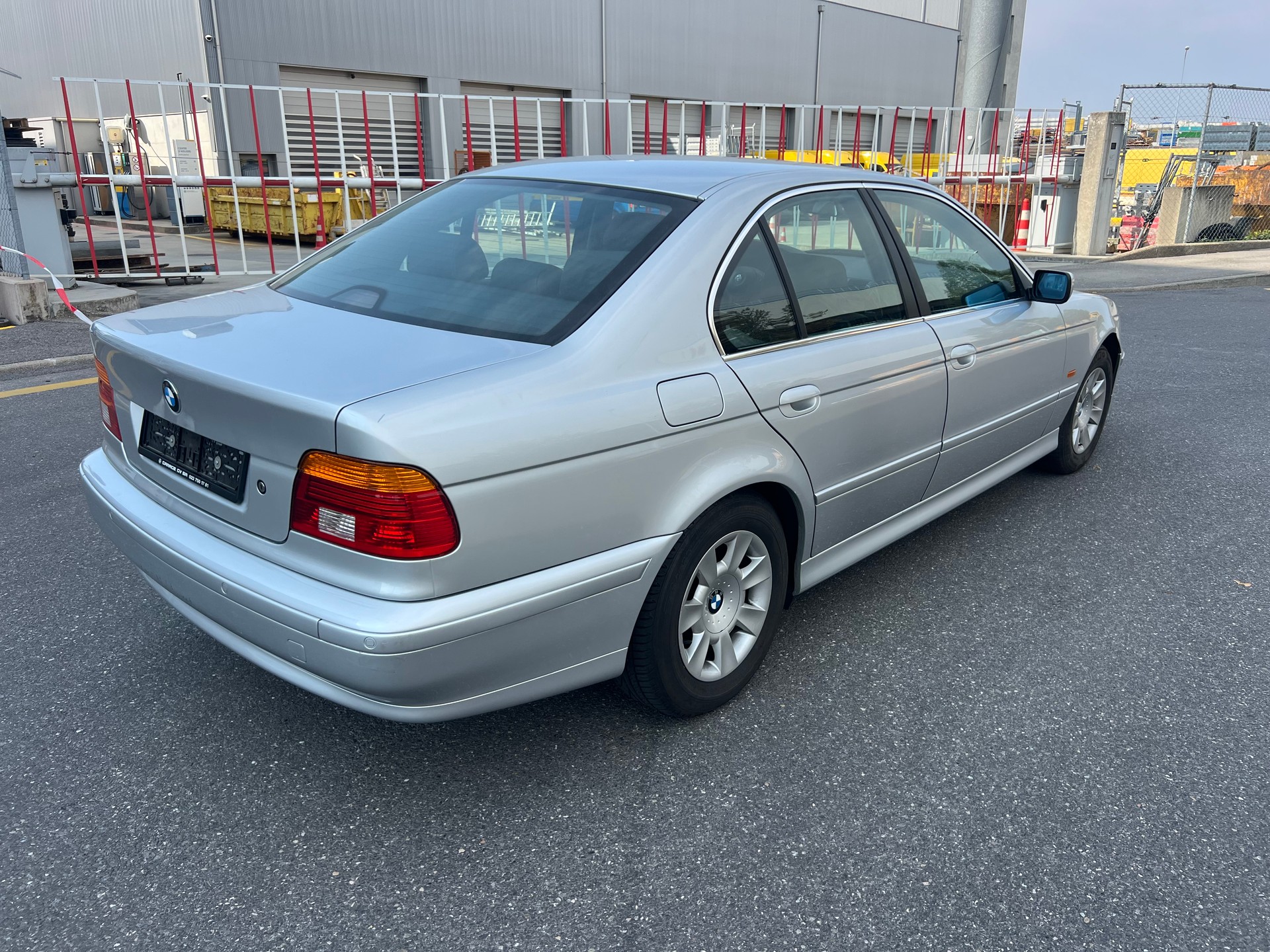 BMW 520i Advantage-image-5