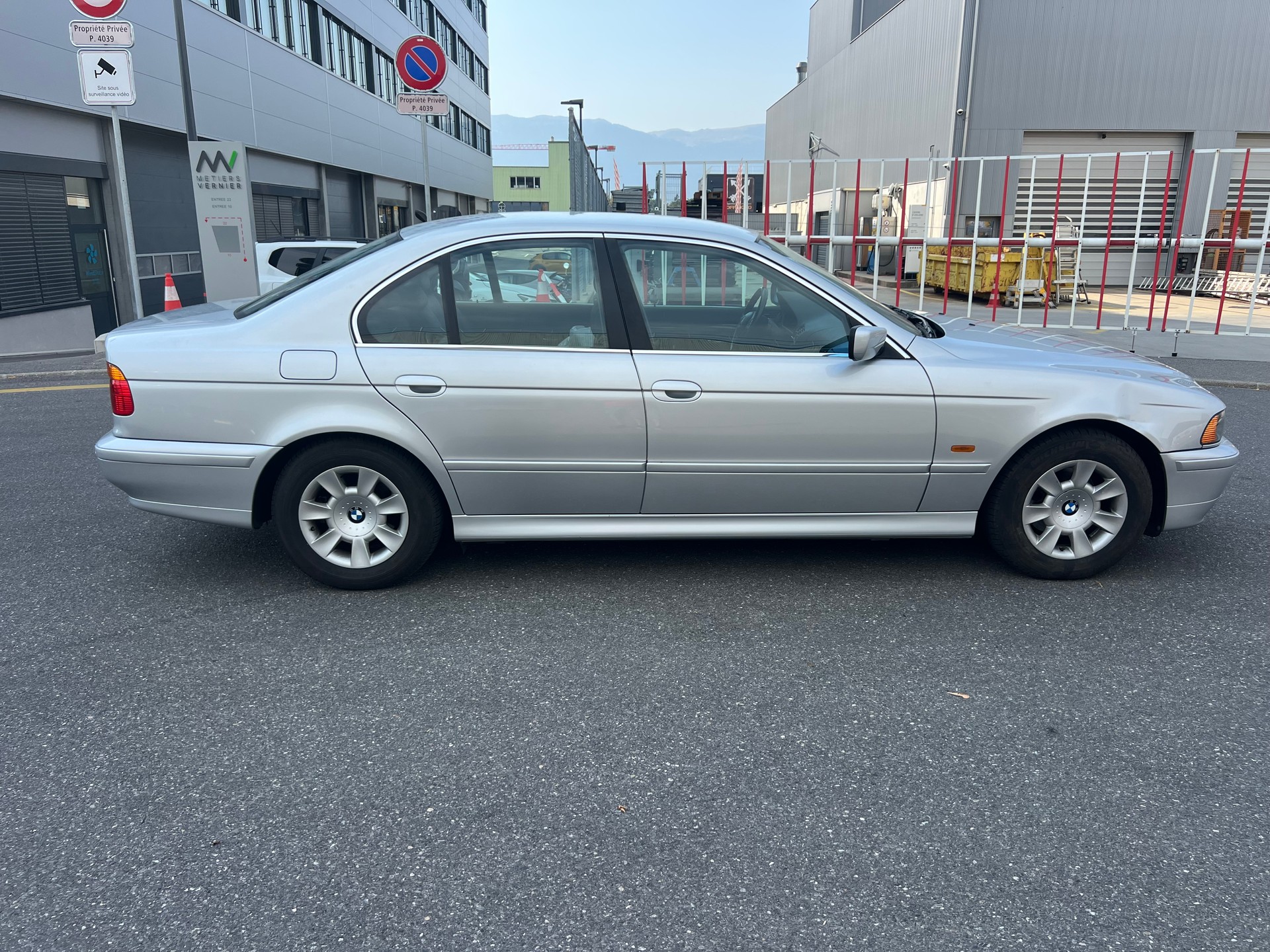 BMW 520i Advantage-image-6