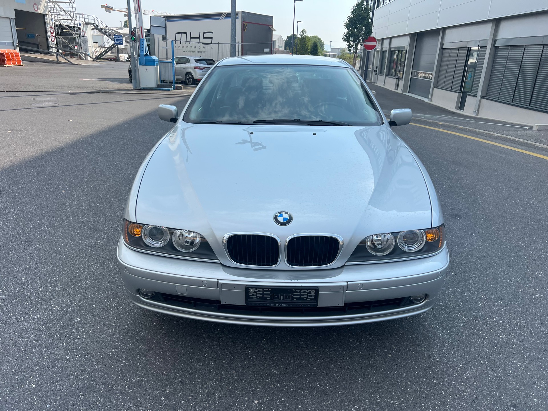 BMW 520i Advantage-image-1
