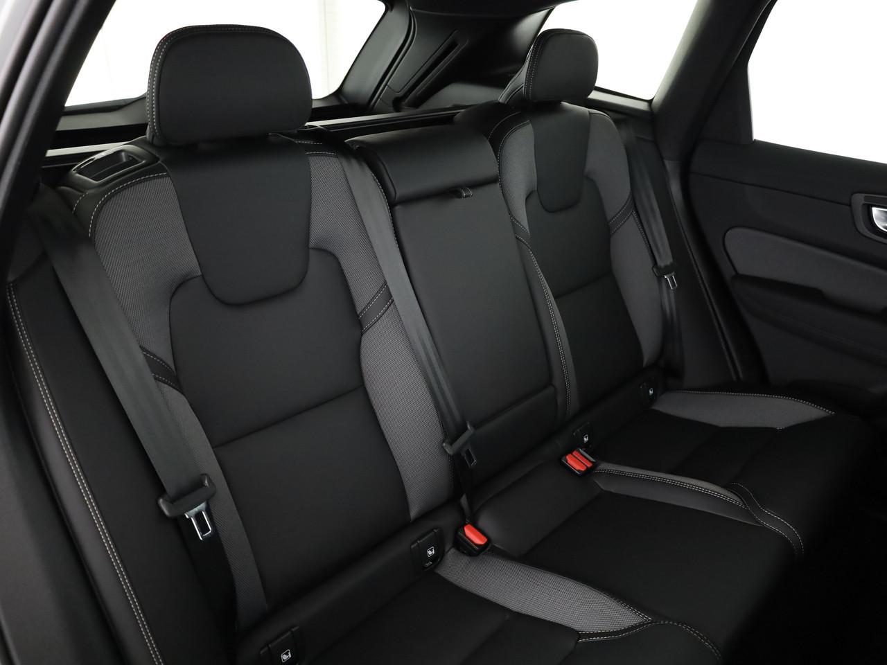 VOLVO XC60 2.0 T6 TE Black Edition eAWD-image-11