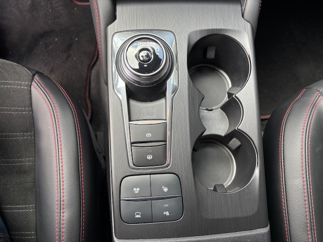 FORD Kuga 2.5 FHEV Titanium X 4WD-image-11