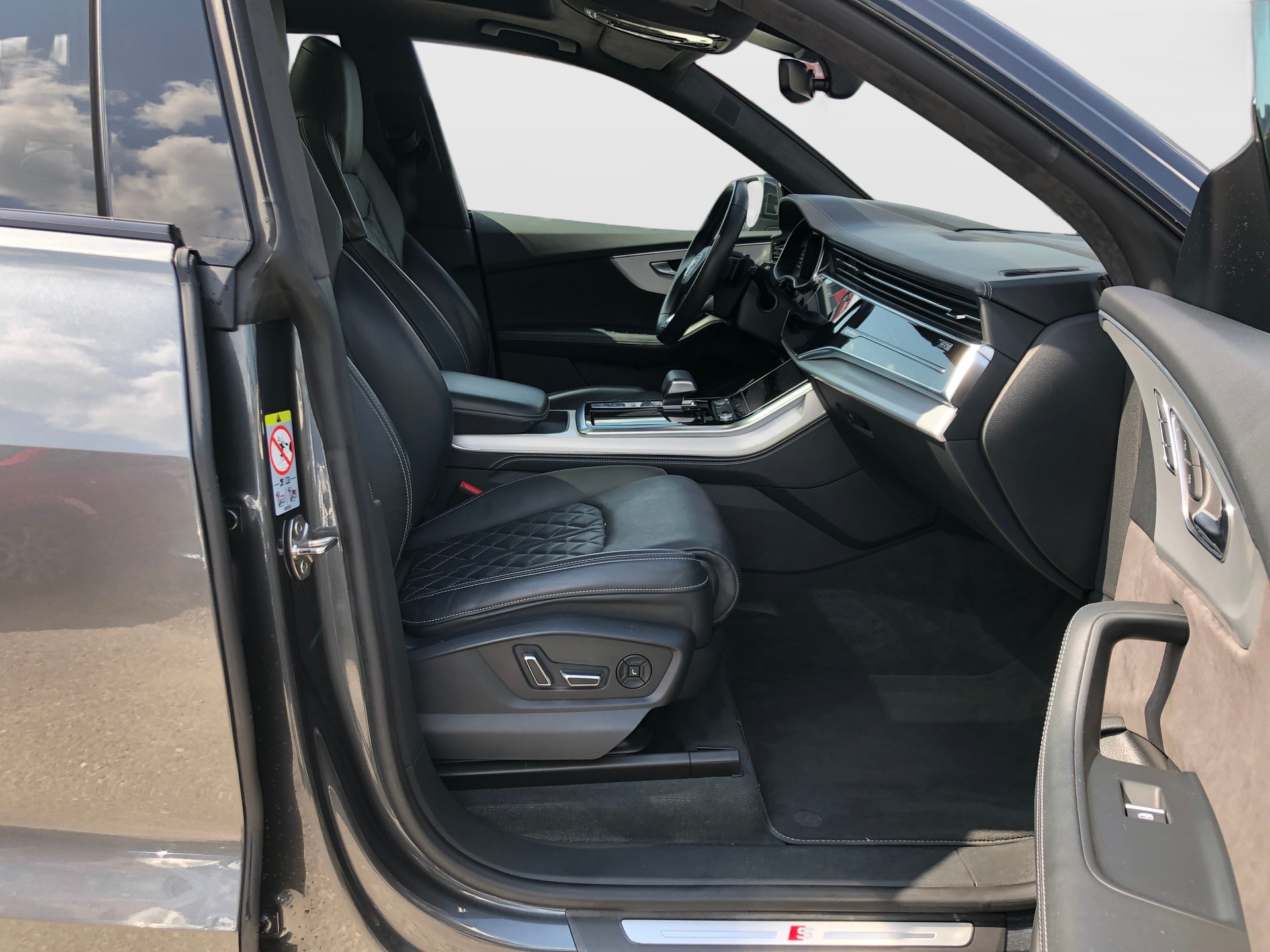 AUDI Q8 50 TDI quattro tiptronic-image-13