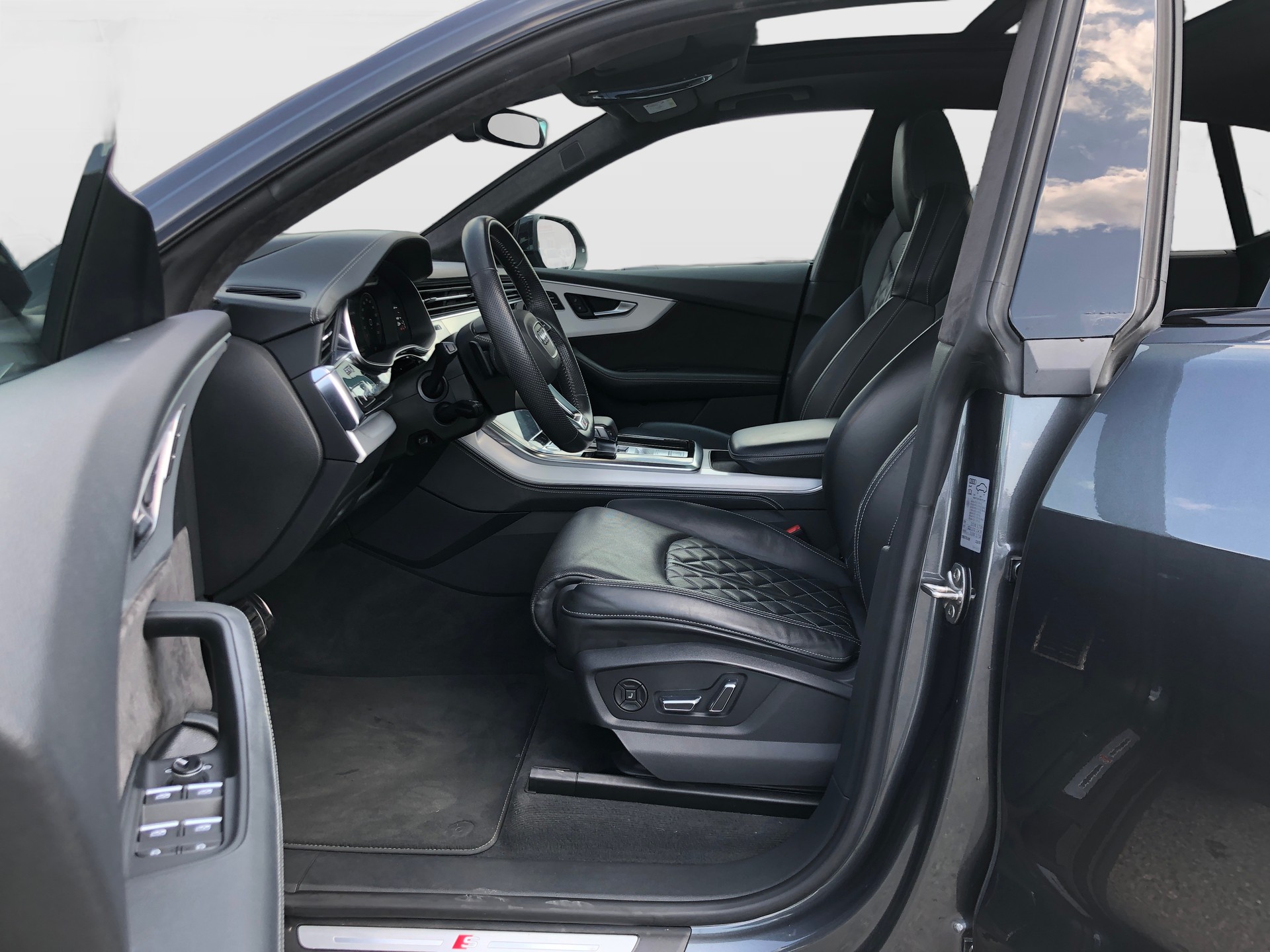 AUDI Q8 50 TDI quattro tiptronic-image-14