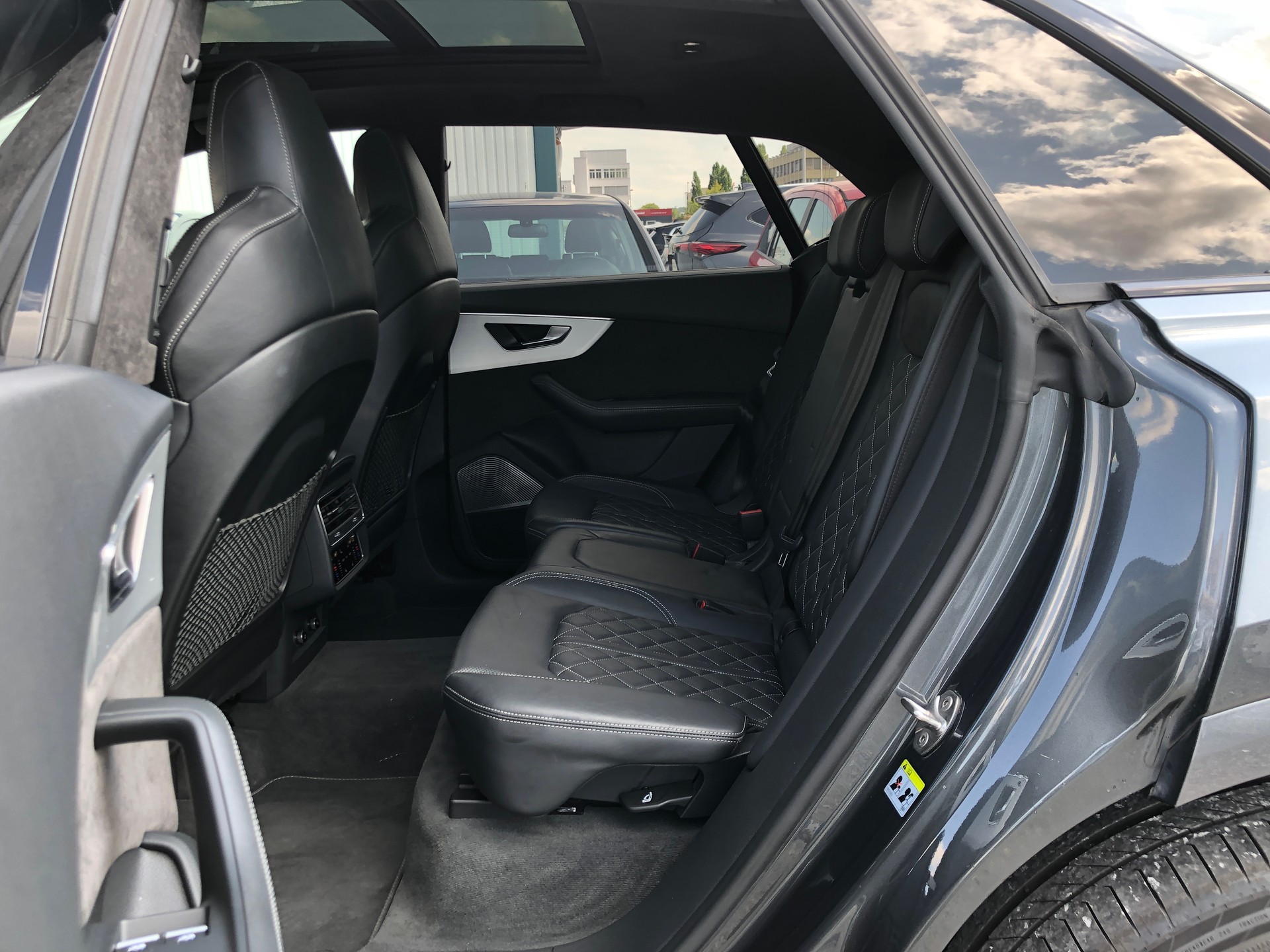 AUDI Q8 50 TDI quattro tiptronic-image-15