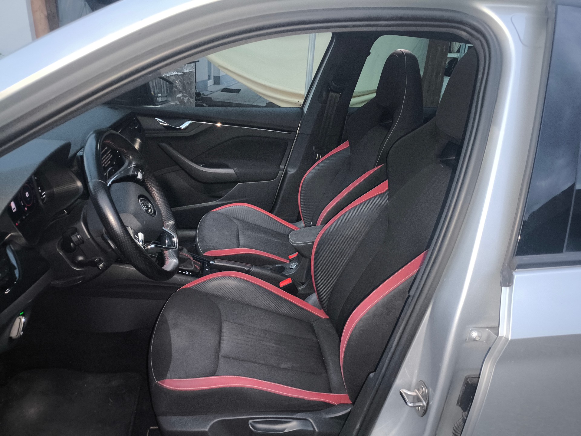 SKODA Kamiq 1.5 TSI ACT Monte Carlo DSG-image-9